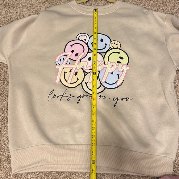 SMILEY FACE HAPPY LOOKS GOOD ON YOU SWEATSHIRT SZ Med - Picture 5 of 6